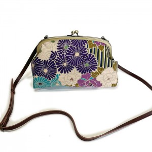 ２WAYがま口ショルダーバッグ　レトロフラワー